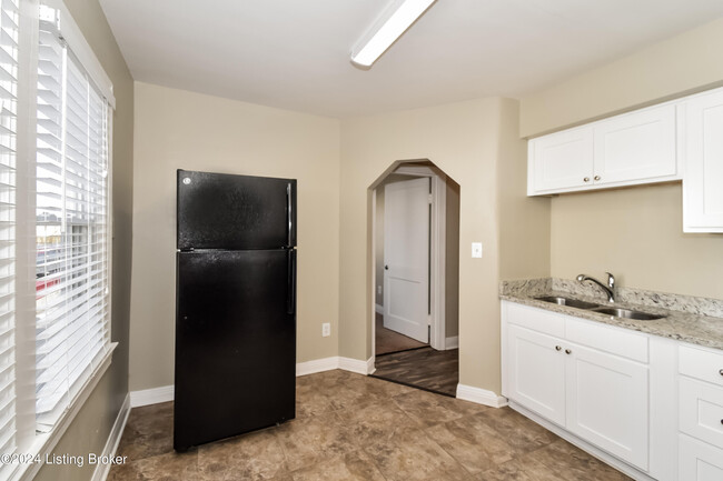 Building Photo - 3814 Blanton Ln