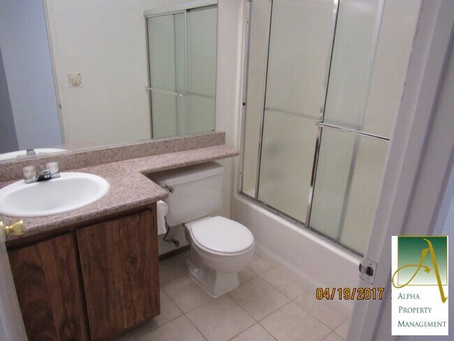 Building Photo - 9 Icarus Ct