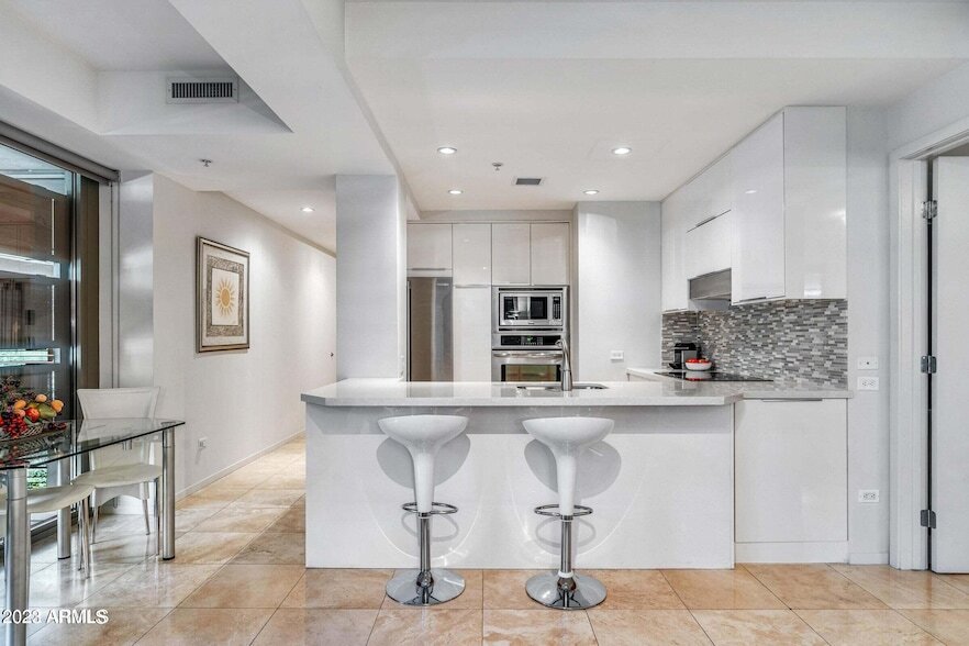Foto principal - 7157 E Rancho Vista Dr