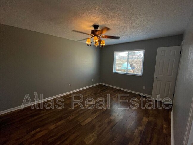 Building Photo - 4680 Bailey Dr