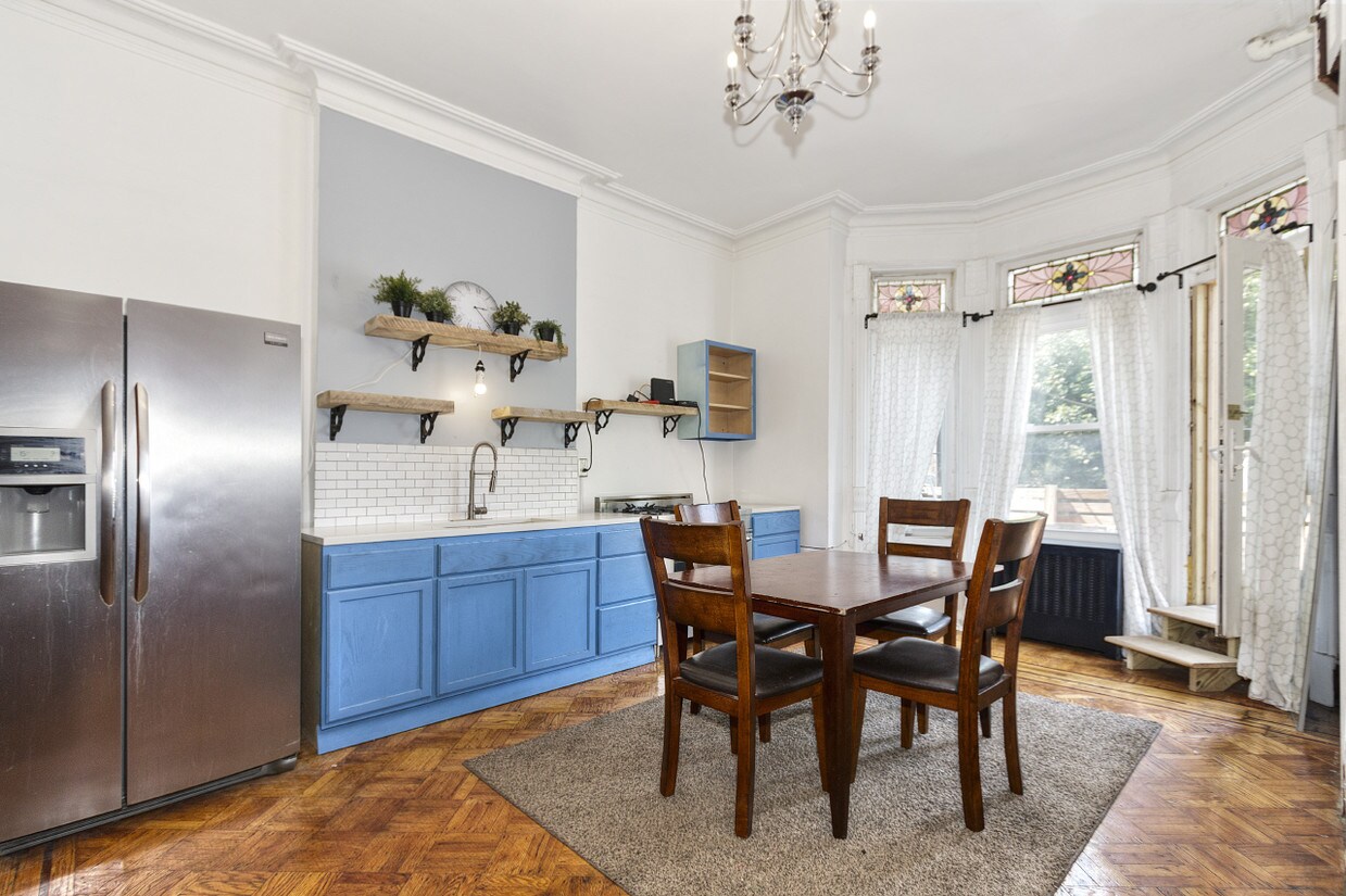 Foto principal - 391 Hancock St