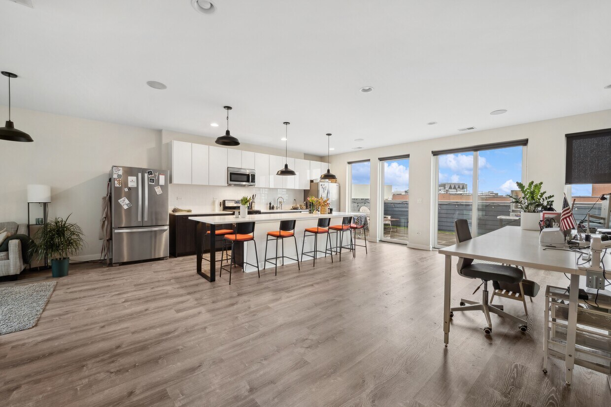 Foto principal - 3927 N Clarendon Ave