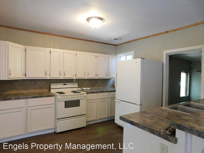 Foto del edificio - 3 br, 1 bath House - 820 W 6th