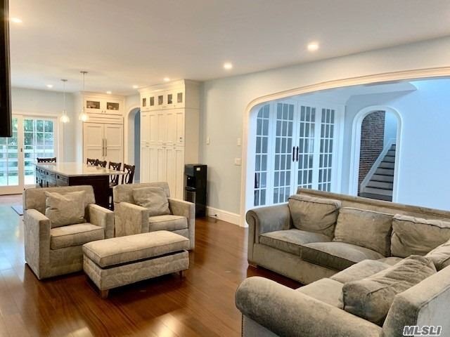 Building Photo - 253 W Penn St