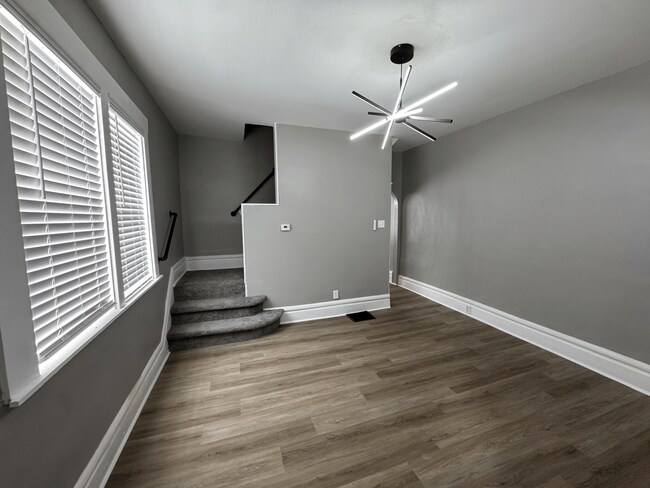 Foto del edificio - 328 Wyandotte Ave