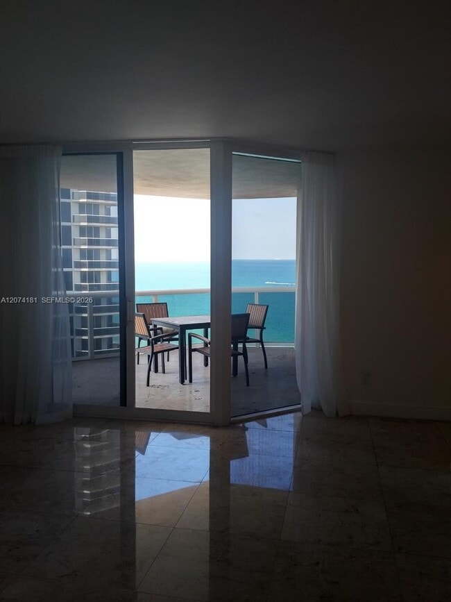 Building Photo - 4775 Collins Ave