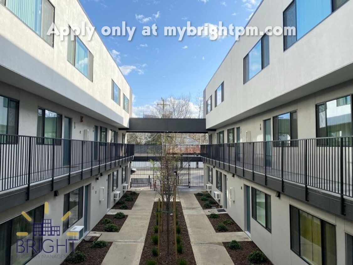Primary Photo - Fully remodeled studio apartment in gated ...