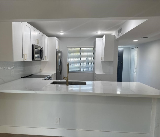 Photo - 16561 Blatt Blvd Apartment