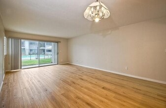 Building Photo - 4095 Bonita Rd