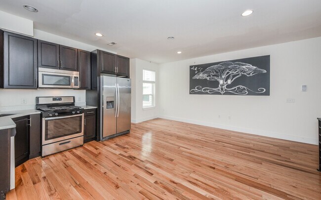 Building Photo - 912 N 19th St