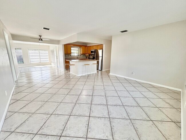 Foto del edificio - 2370 NE 4th Ave