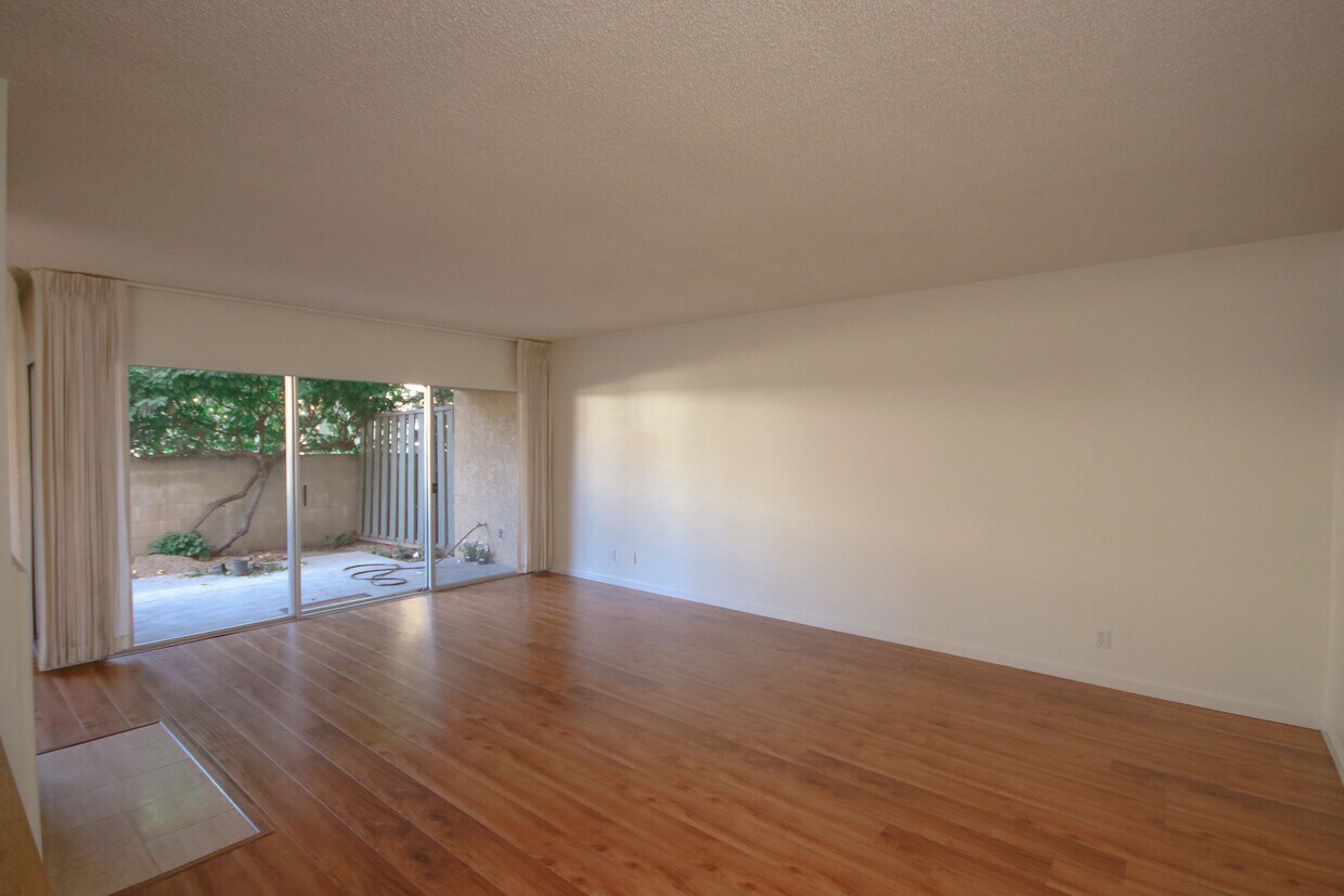 Primary Photo - 1125 Arcadia Ave