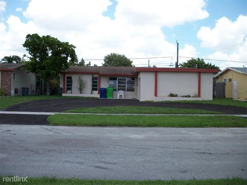 Primary Photo - 8631 NW 24th St