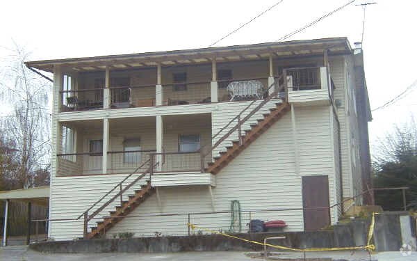 Foto del edificio - 8266 Lake City Way NE