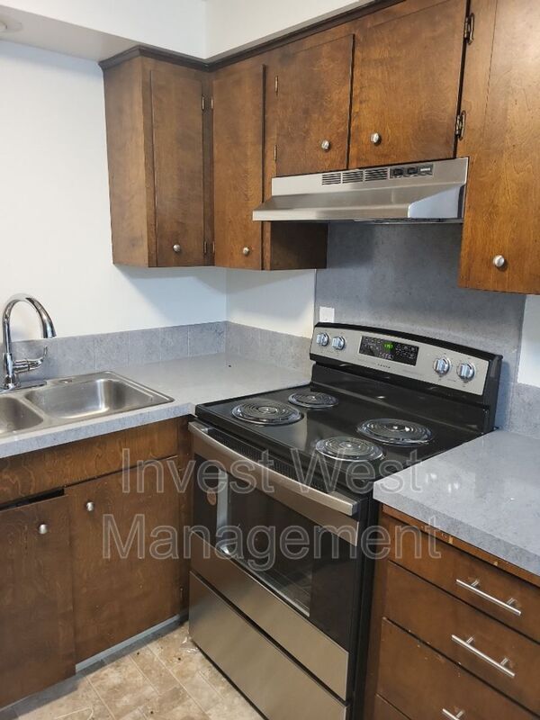 Foto del edificio - 3408 E 18th St