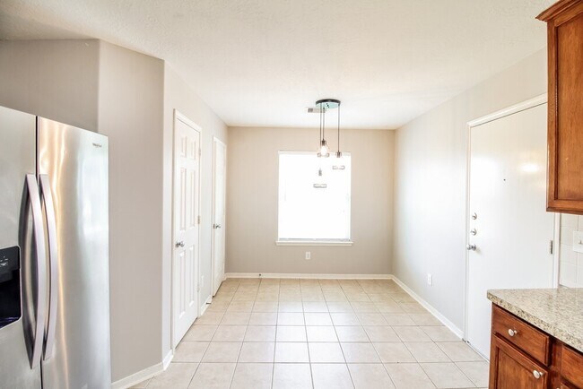 Foto del edificio - 3705 Burwood Ct