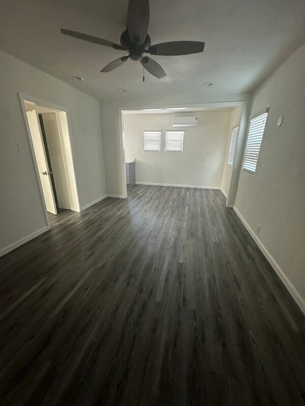 Foto del edificio - 241 1/2 W 89th St