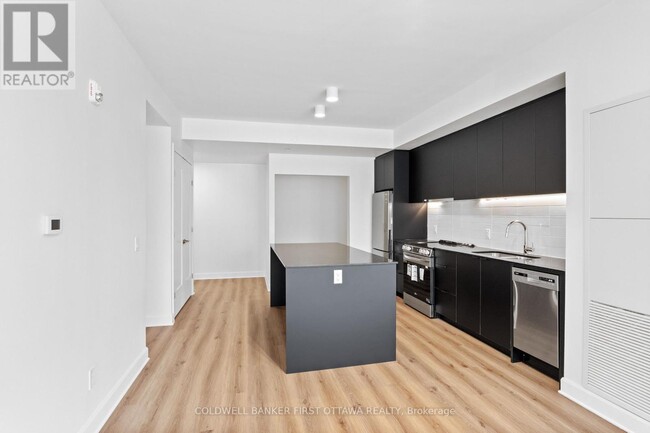 Building Photo - 115-115 Echo Dr