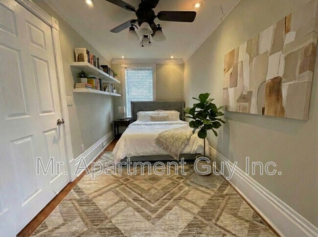 Photo du bâtiment - 138 Ray St S