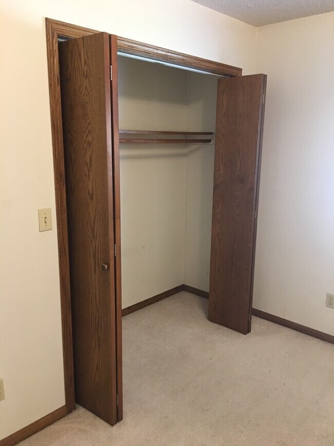 Foto del edificio - 516 E. Monroe Duplex
