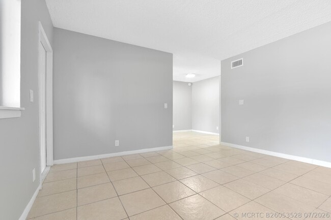 Photo - 400 Nottingham Circle Unit D Apartment