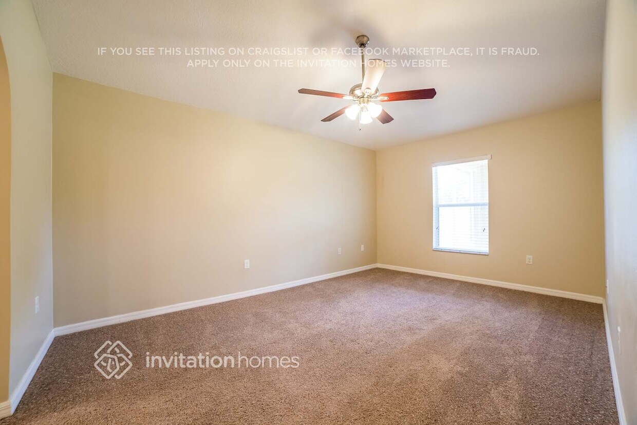 Building Photo - 3215 Burdock Ave