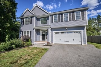 Building Photo - 11 Saratoga Ln