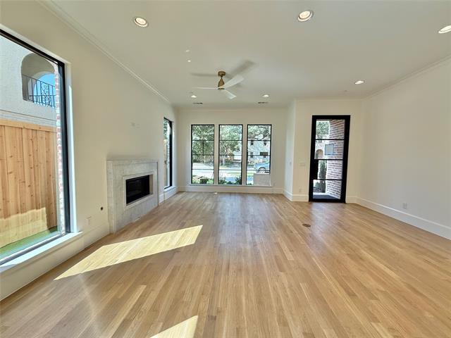 Foto del edificio - 4423 Emerson Ave