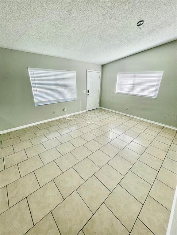 Foto del edificio - 490 N Elmwood Point