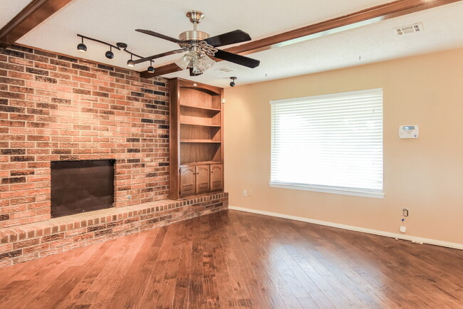 Building Photo - 317 Chickasaw Ln