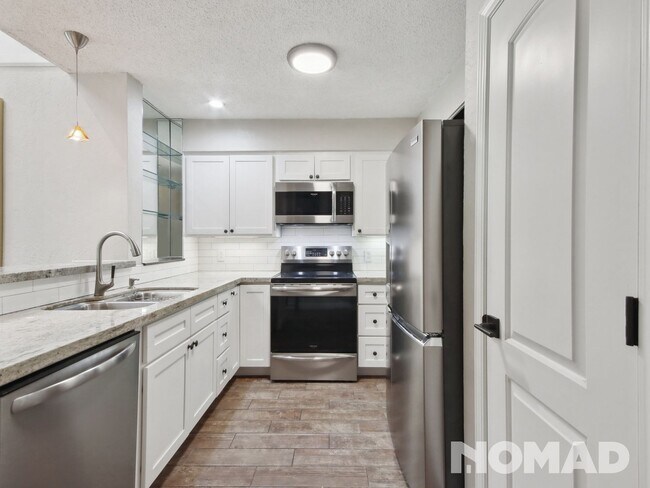 Foto del edificio - 2 Bedroom Townhome in Houston