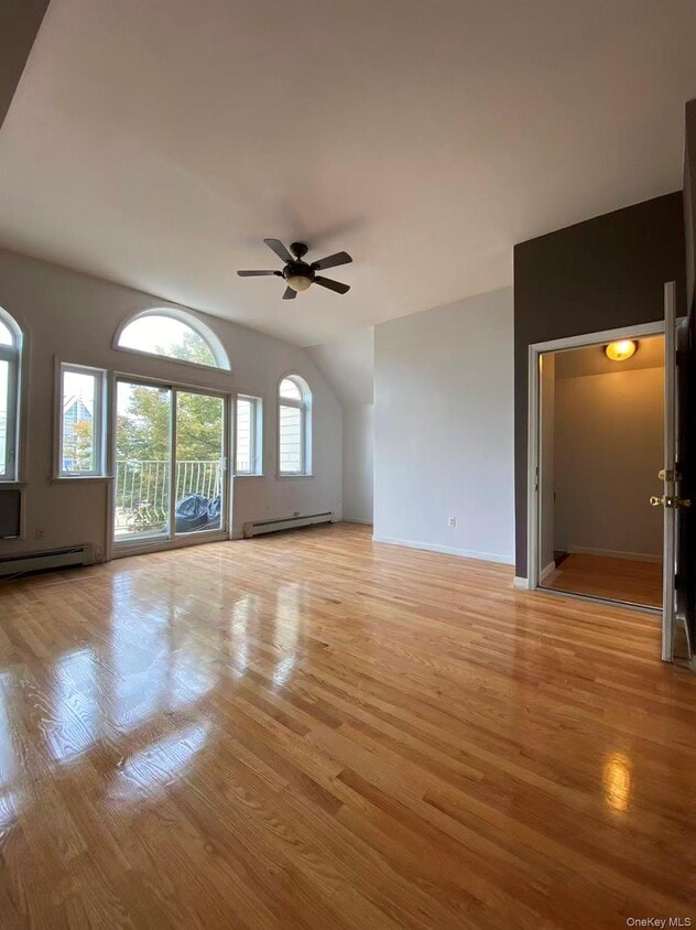 Foto principal - 64-20 Perry Ave