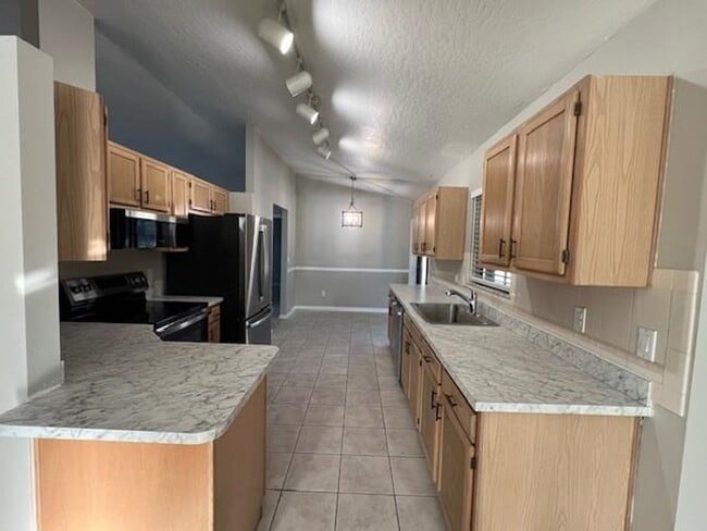 Sebastian 3 /2 - Sebastian 3 /2 House