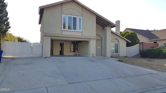 Primary Photo - 2131 El Rancho Dr
