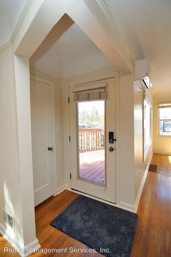 Foto del edificio - 4 br, 2 bath House - 8761 NE Beech St