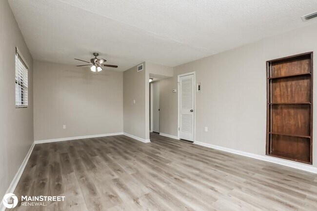 Foto del edificio - 1760 W Lake Brantley Rd