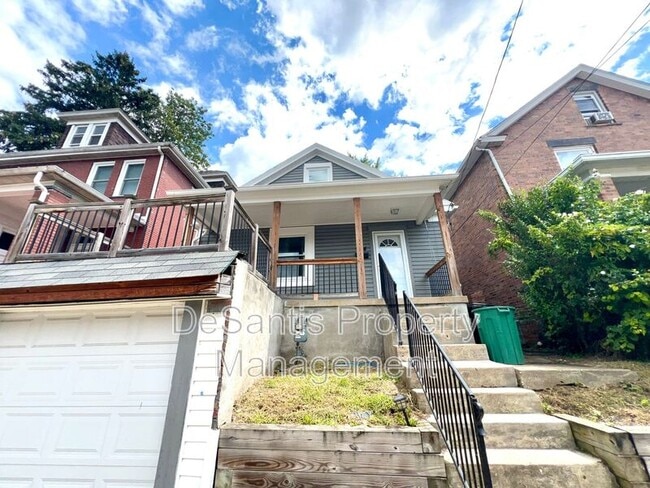 Building Photo - 924 Lenz Ave