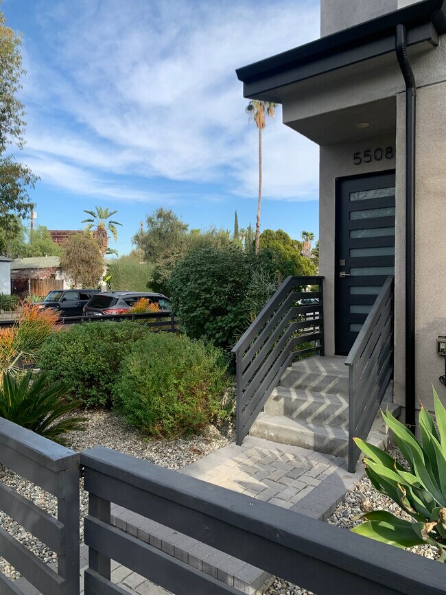 front - 5508 Camellia Ave