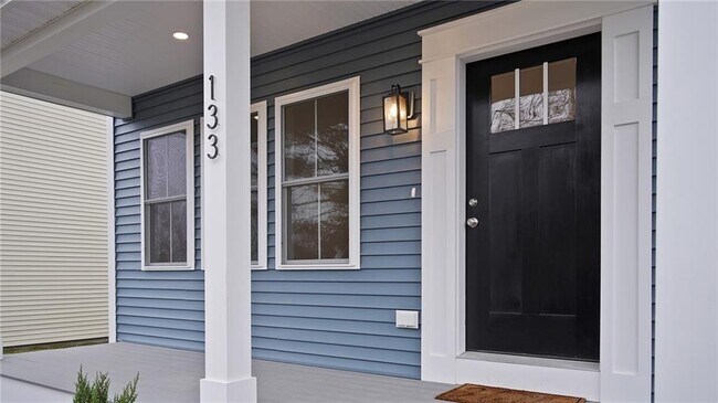 Building Photo - 133 Graystone St