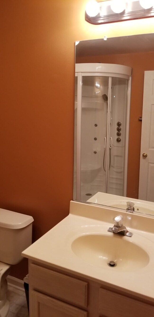 Building Photo - 3603 Matlock Pl