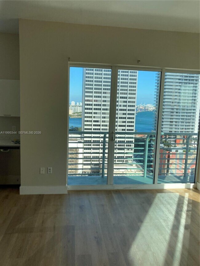 Foto del edificio - 133 NE 2nd Ave