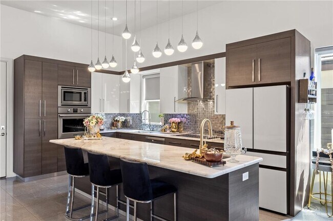 Foto del edificio - 4901 Sweetwater Ave W
