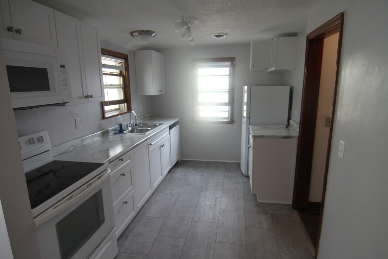 Newly renovated kitchen - 3342 Beard Ave N