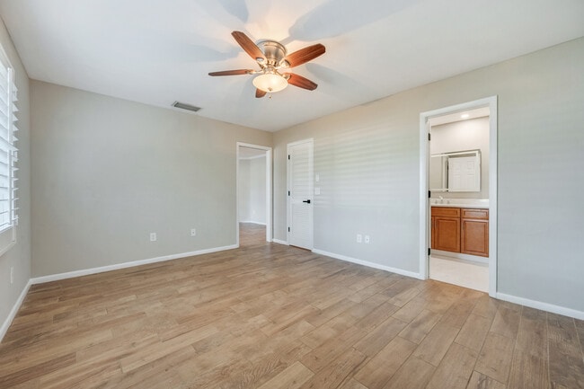 Foto del edificio - 1759 Azalea Ln