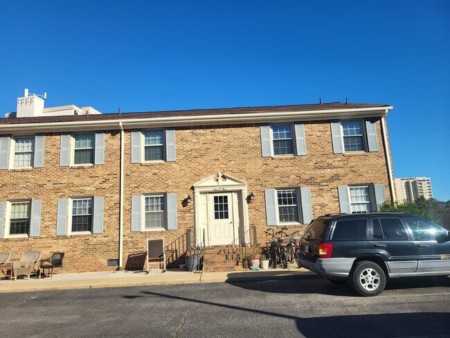 Foto del edificio - SHORE ACRES CONDO:   Long-term or Short-term rental