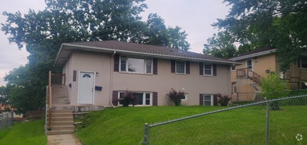 Building Photo - 4616 Taylor St NE