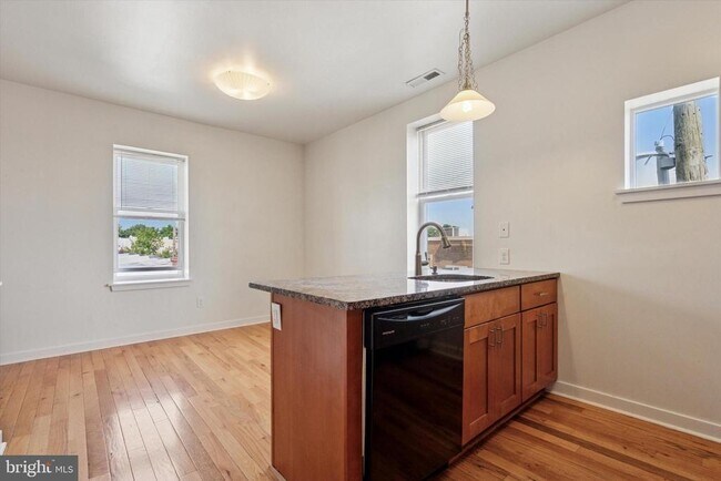 Foto del edificio - 2128 N 17th St