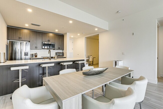 Foto del edificio - 332 Cocoanut Ave