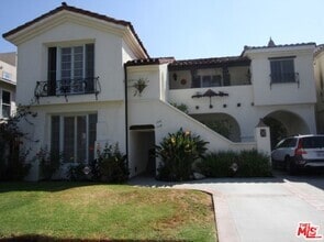 Building Photo - 1114 S Clark Dr