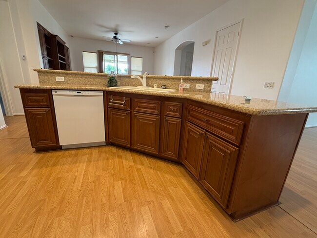 Building Photo - 48638 Barrymore St